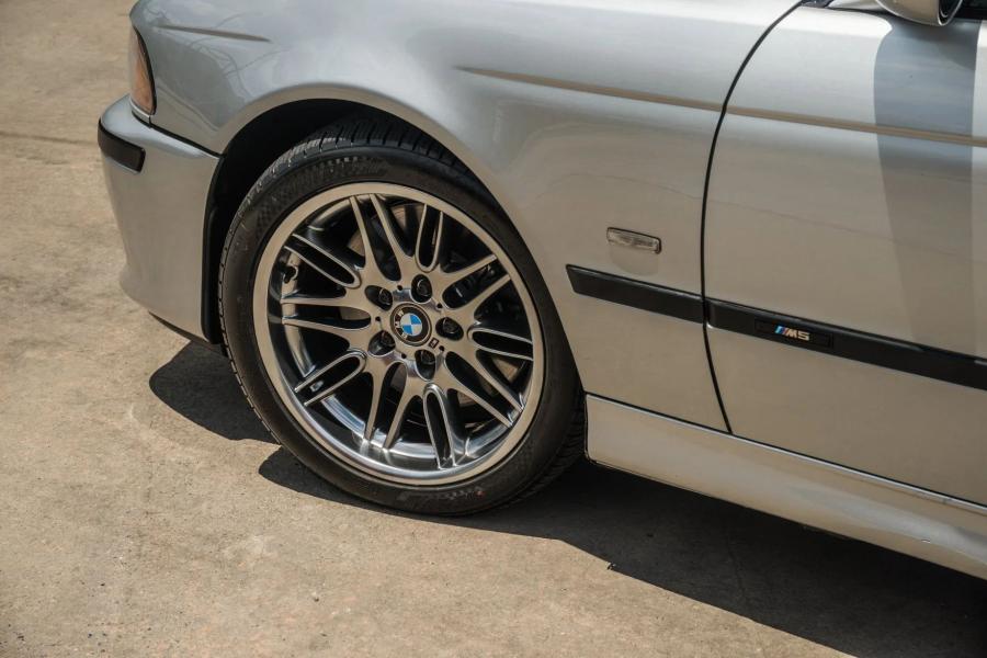 Колеса BMW M5 (E39) 2003 года  (фото 8 из 148)